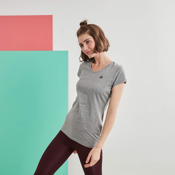 Kadın T-shirt Penolepe Kadın V Yaka Basic Tshirt Ürün Kodu: 20206001-2018