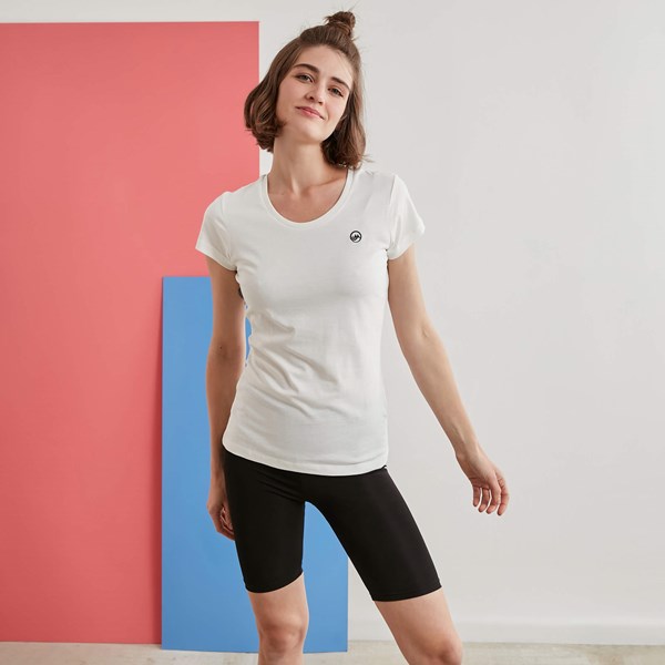 Kadın T-shirt Carmen Kadın Logolu Basic  Tshirt Ürün Kodu: 20206002-9007