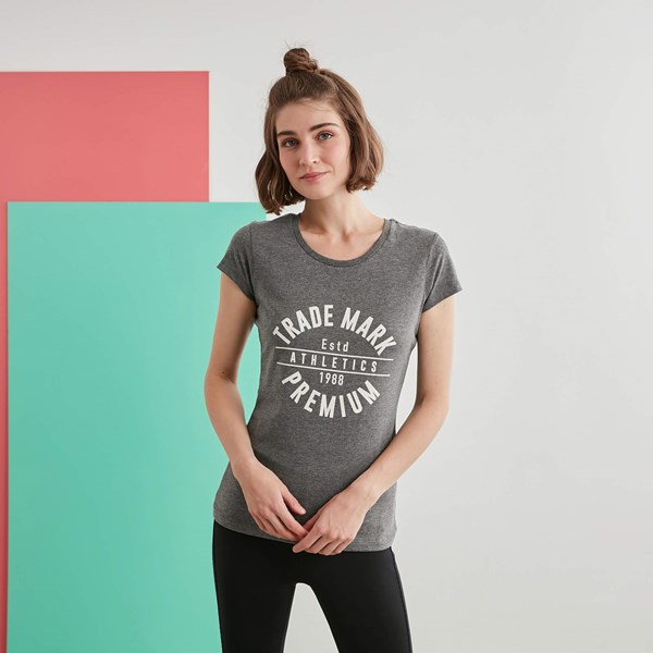 Kadın T-shirt Susan Kadın Baskılı  Tshirt Ürün Kodu: 20206009-2018